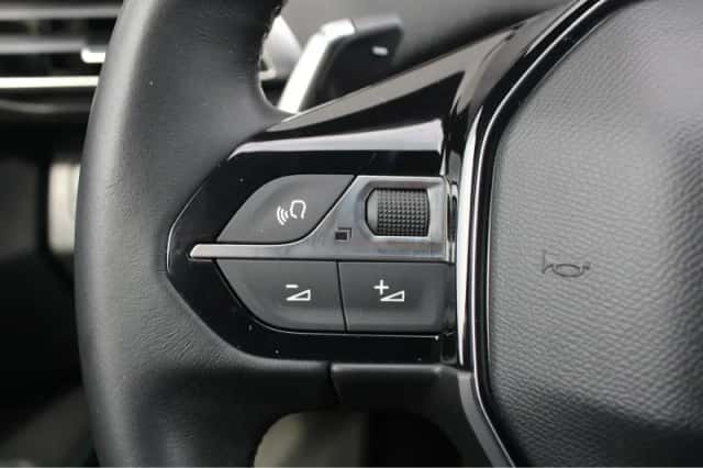 Peugeot 5008 (2023) thumbnail 22