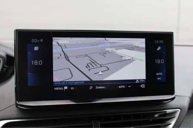 Peugeot 5008 (2023) thumbnail 25