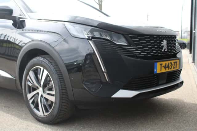 Peugeot 5008 (2023) thumbnail 5