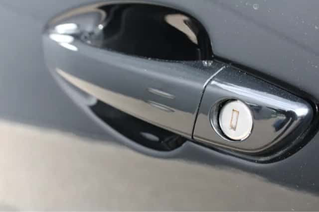 Peugeot 5008 (2023) thumbnail 10