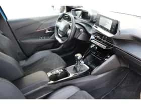 Peugeot 208 (2022) thumbnail 3