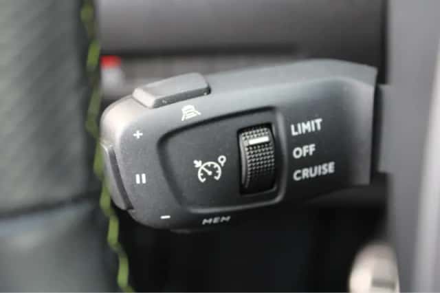 Peugeot 208 (2022) thumbnail 22