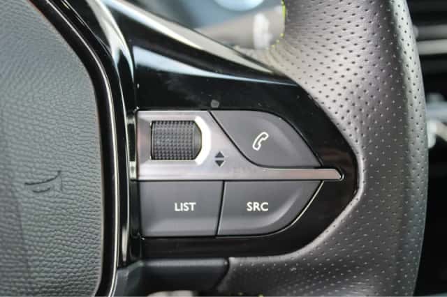 Peugeot 208 (2022) thumbnail 24
