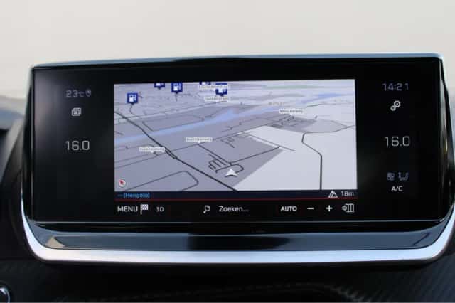 Peugeot 208 (2022) thumbnail 26