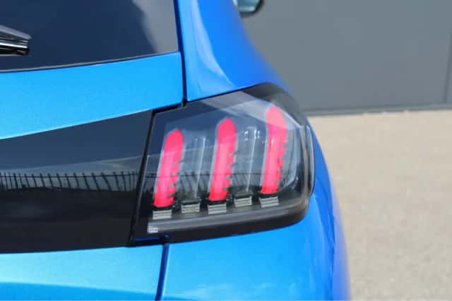 Peugeot 208 (2022) thumbnail 32