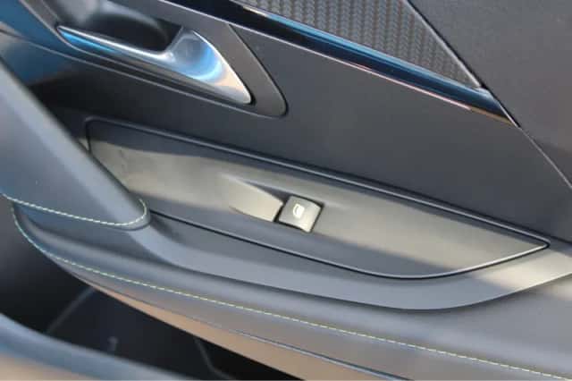 Peugeot 208 (2022) thumbnail 6