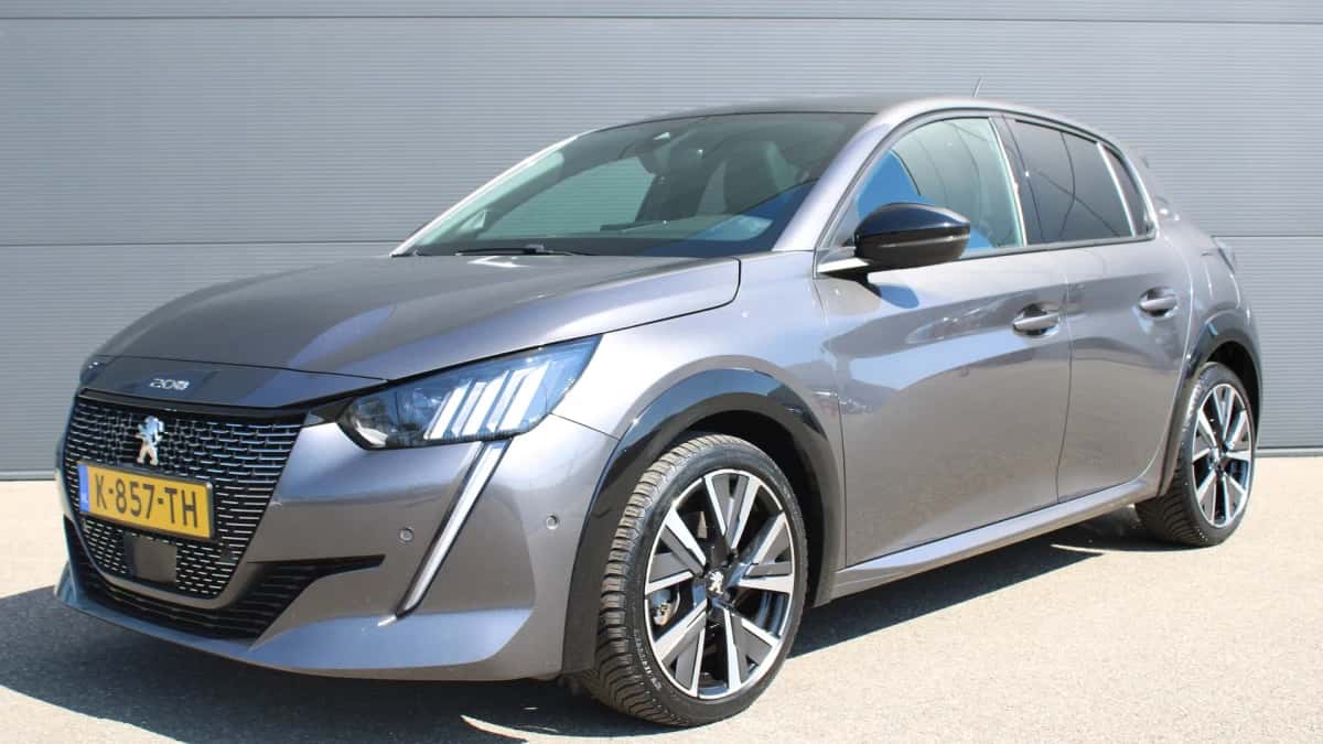 Peugeot 208 (2021) — foto 1