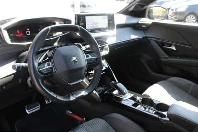 Peugeot 208 (2021) thumbnail 18