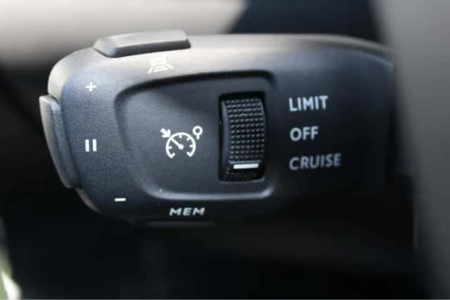 Peugeot 208 (2021) thumbnail 24