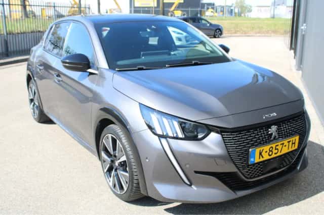 Peugeot 208 (2021) thumbnail 8