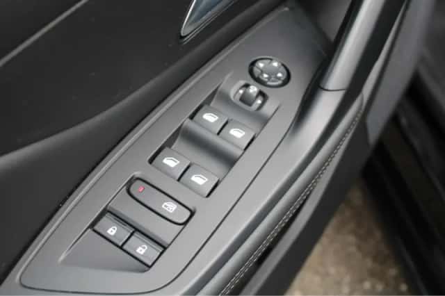 Peugeot 308 (2022) thumbnail 14