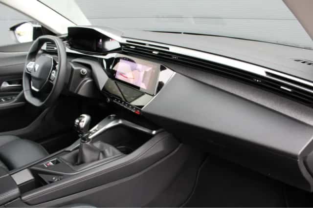 Peugeot 308 (2022) thumbnail 3