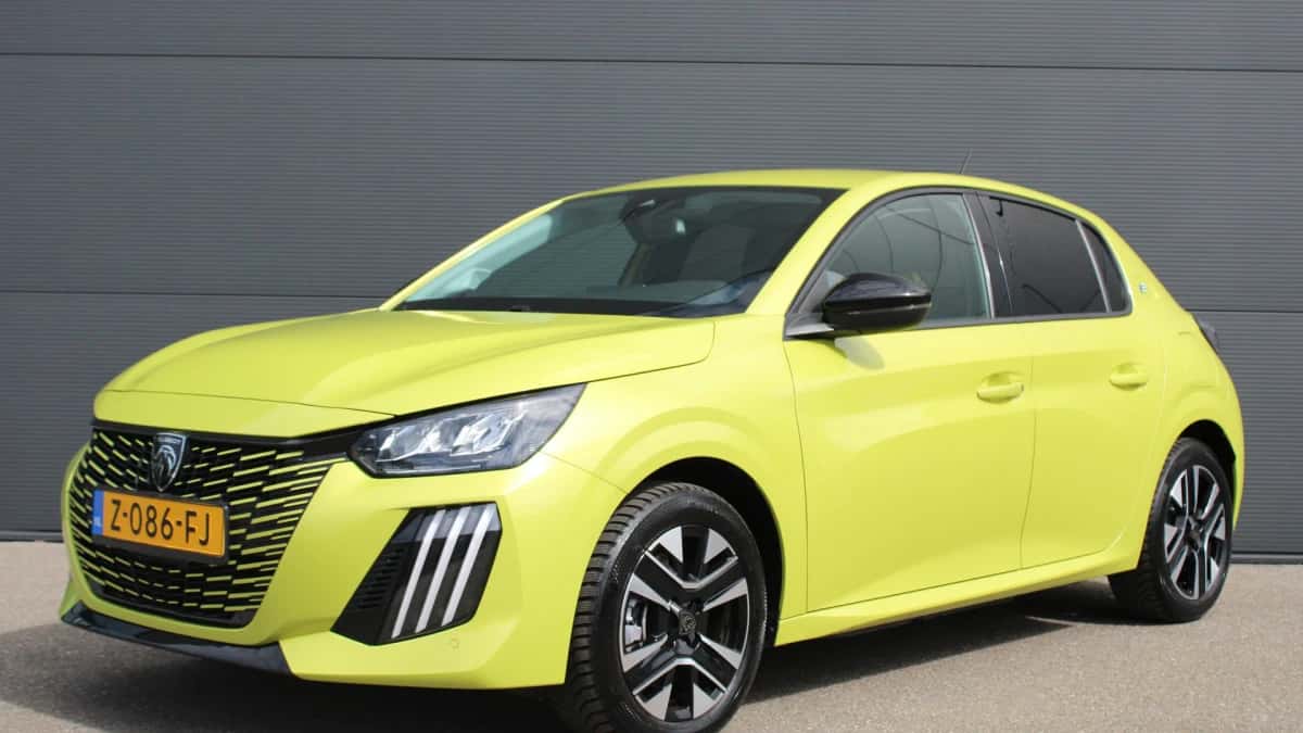 Peugeot e-208 (2024) — foto 1