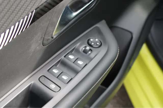 Peugeot e-208 (2024) thumbnail 16