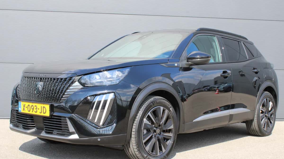 Peugeot e-2008 (2023) — foto 1