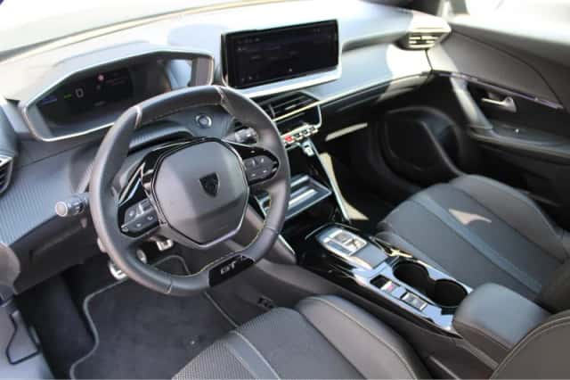 Peugeot e-2008 (2023) thumbnail 18