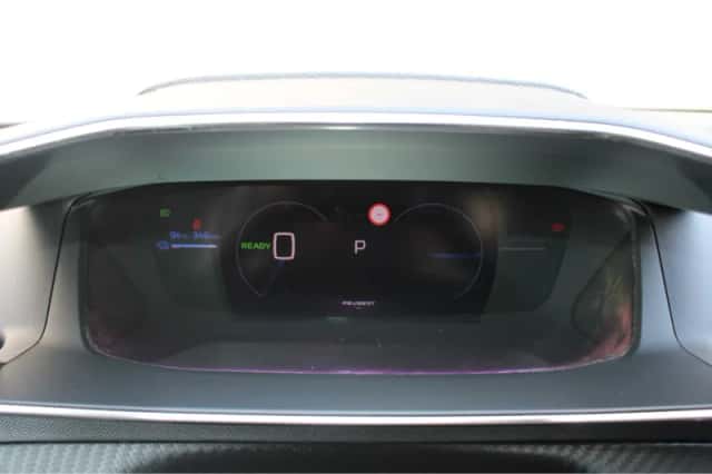 Peugeot e-2008 (2023) thumbnail 21