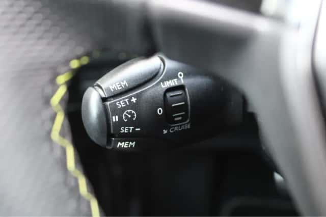 Peugeot e-2008 (2023) thumbnail 22