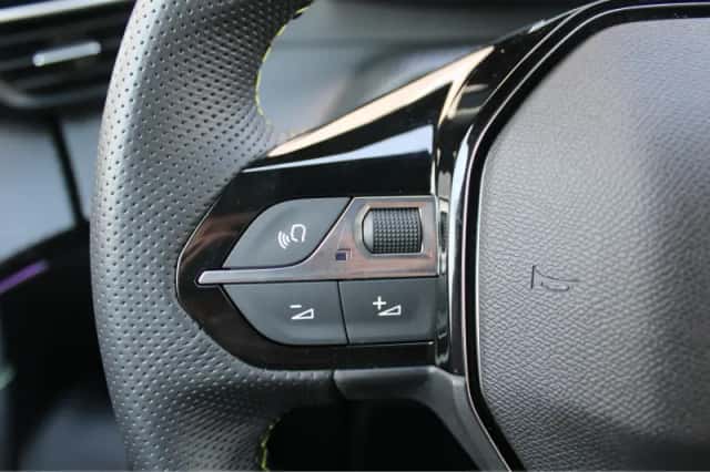 Peugeot e-2008 (2023) thumbnail 23
