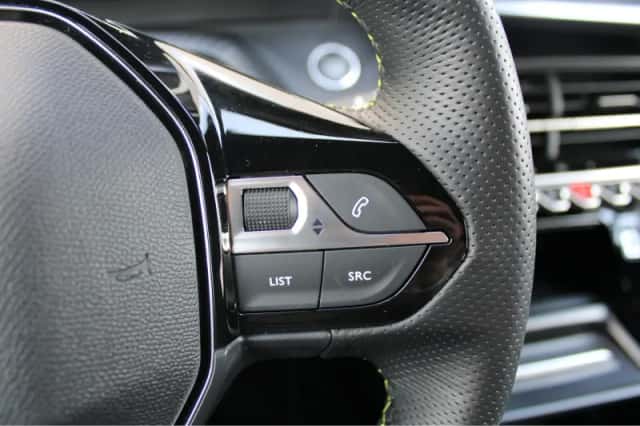 Peugeot e-2008 (2023) thumbnail 24