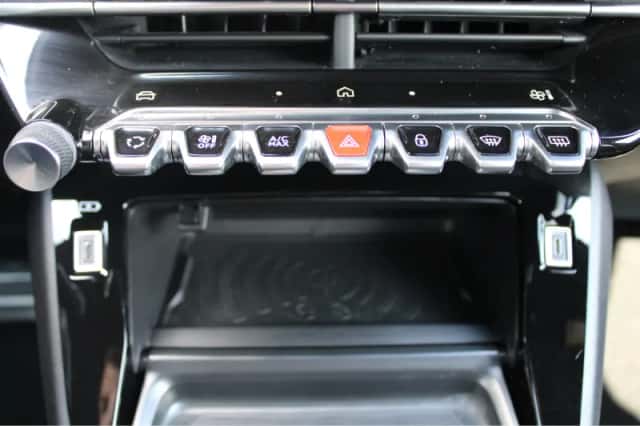 Peugeot e-2008 (2023) thumbnail 29