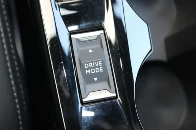 Peugeot e-2008 (2023) thumbnail 32
