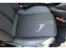 Peugeot e-2008 (2023) thumbnail 5