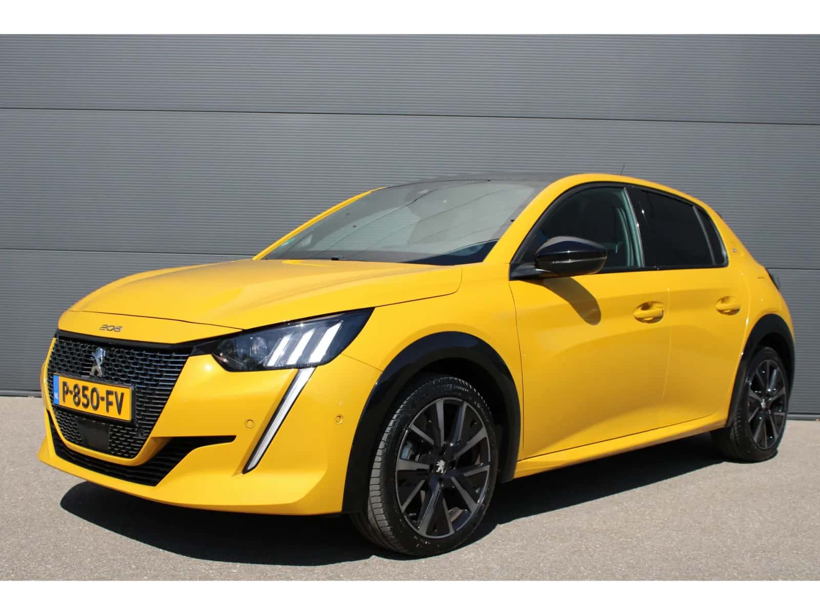 Peugeot 208 (2022) — foto 1