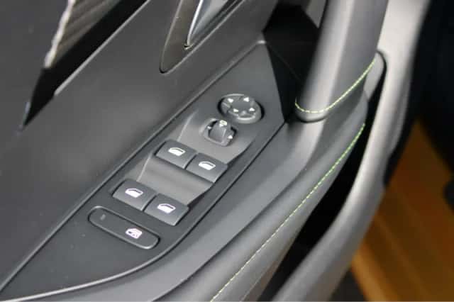 Peugeot 208 (2022) thumbnail 16