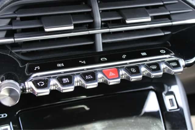 Peugeot 208 (2022) thumbnail 23