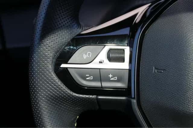 Peugeot 208 (2022) thumbnail 24