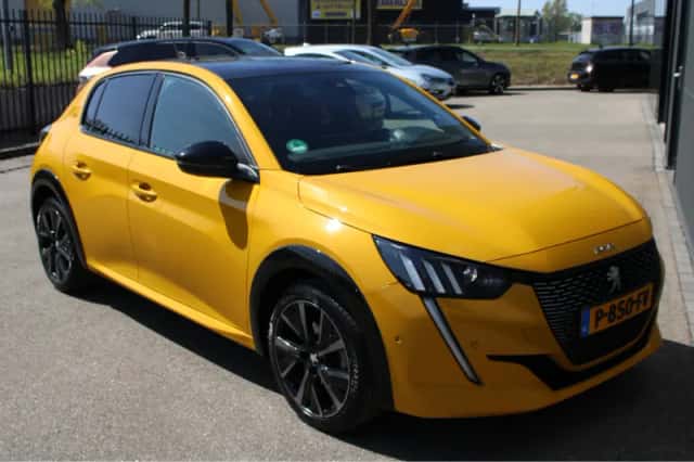 Peugeot 208 (2022) thumbnail 8