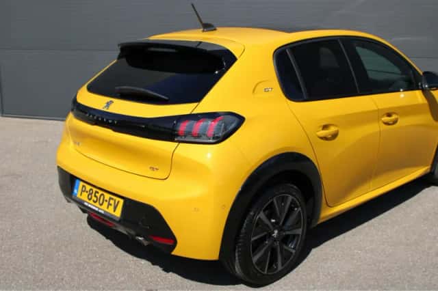 Peugeot 208 (2022) thumbnail 9