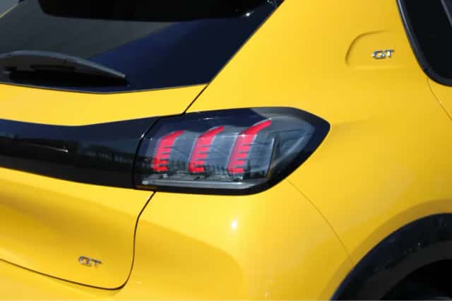 Peugeot 208 (2022) thumbnail 10