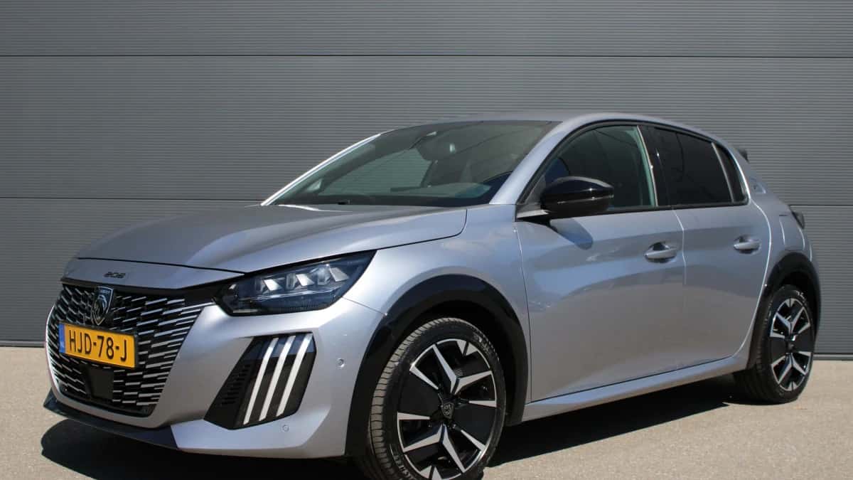 Peugeot 208 (2025) — foto 1