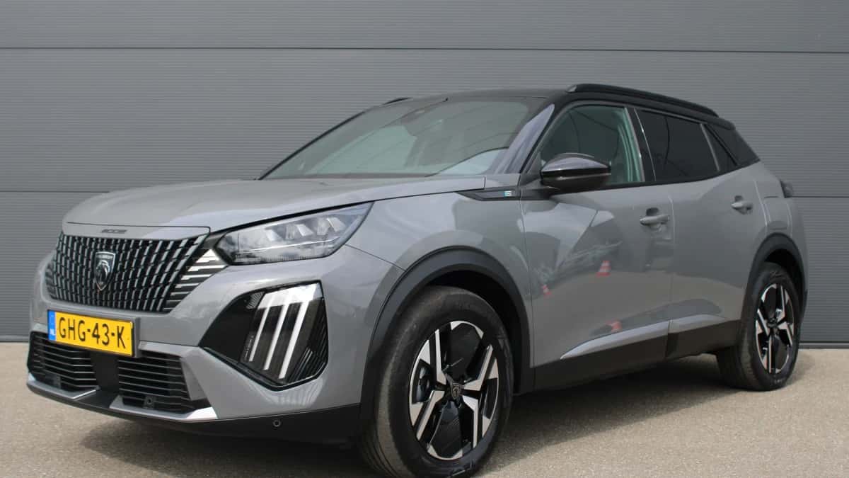 Peugeot e-2008 (2024) — foto 1