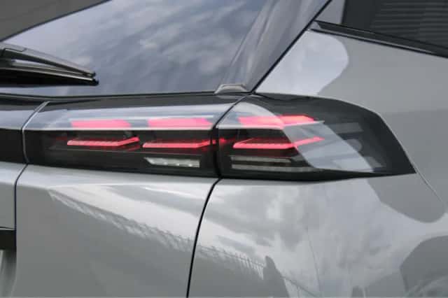 Peugeot e-2008 (2024) thumbnail 11
