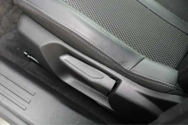 Peugeot e-2008 (2024) thumbnail 17