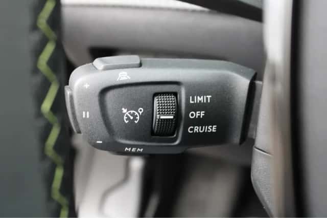 Peugeot e-2008 (2024) thumbnail 19