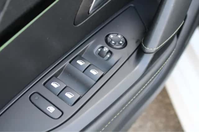 Peugeot 208 (2021) thumbnail 16