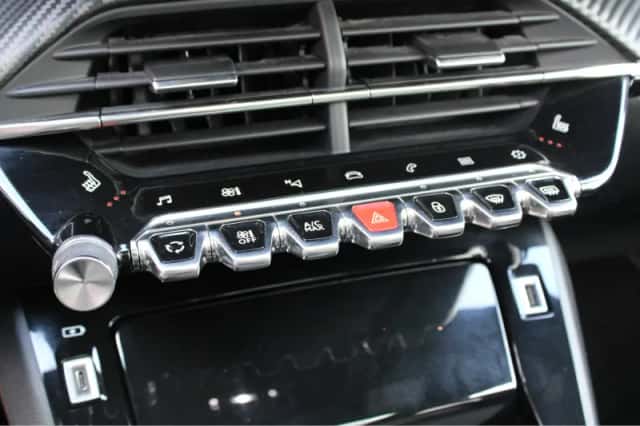 Peugeot 208 (2021) thumbnail 21