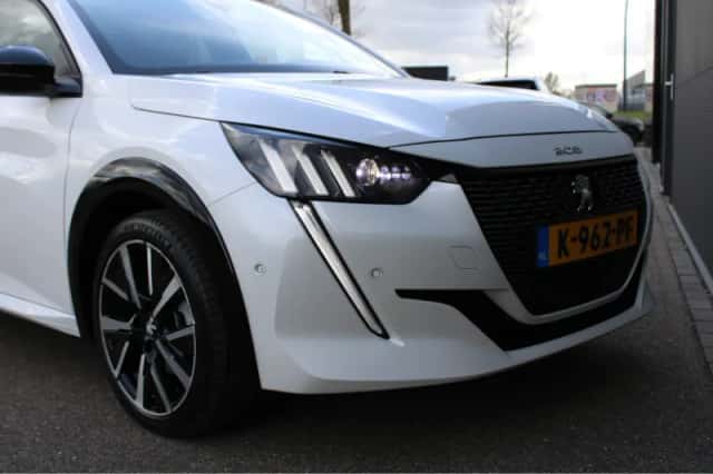 Peugeot 208 (2021) thumbnail 7