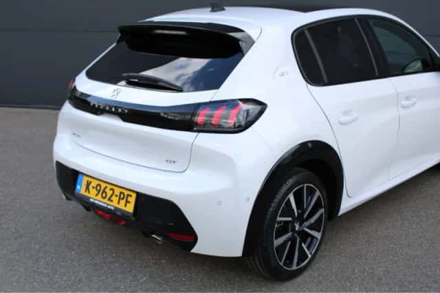 Peugeot 208 (2021) thumbnail 10