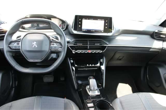 Peugeot 2008 (2021) thumbnail 12