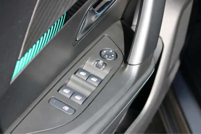 Peugeot 2008 (2021) thumbnail 13