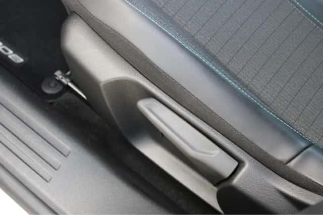 Peugeot 2008 (2021) thumbnail 14