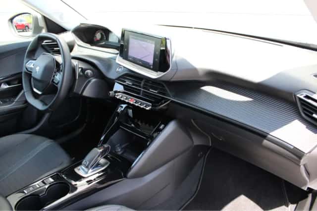 Peugeot 2008 (2021) thumbnail 3