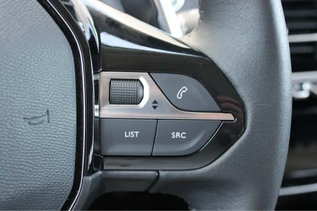 Peugeot 2008 (2021) thumbnail 25