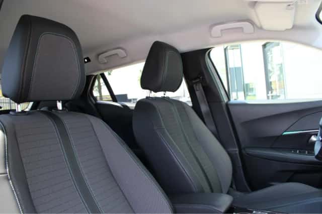 Peugeot 2008 (2021) thumbnail 4