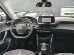 Peugeot 2008 (2021) thumbnail 5